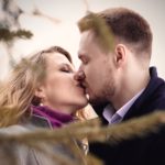 man-and-woman-kissing-1071383